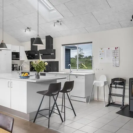 Sinikka - 350m From The Sea By Interhome